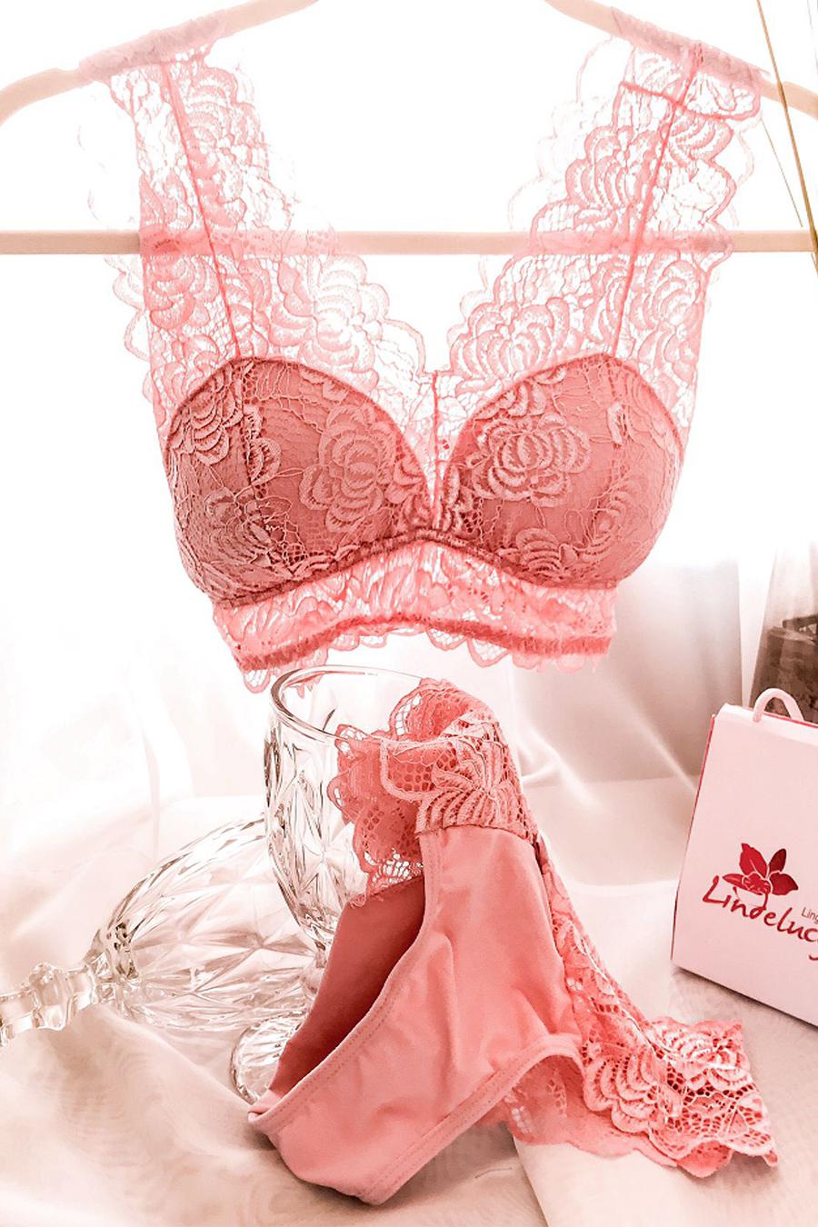 romantic lace lingerie