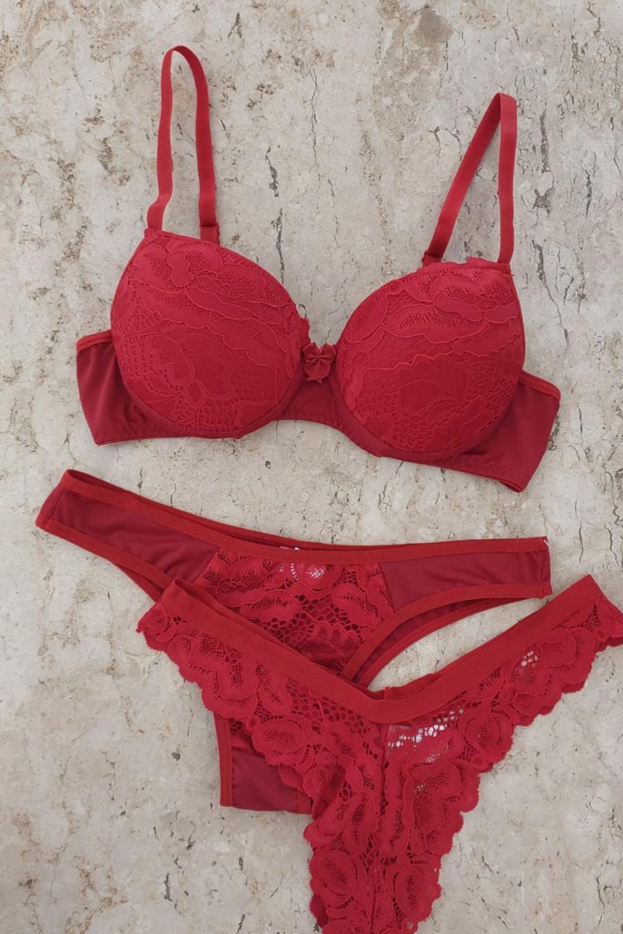 KIT DE CONJUNTO COM SUTIÃ DE LIGANETE LISA DETALHE DE RENDA E CALCINHA DE LIGANETE LISA DETALHE DE RENDA MAIS FIO DENTAL INTEIRA DE RENDA