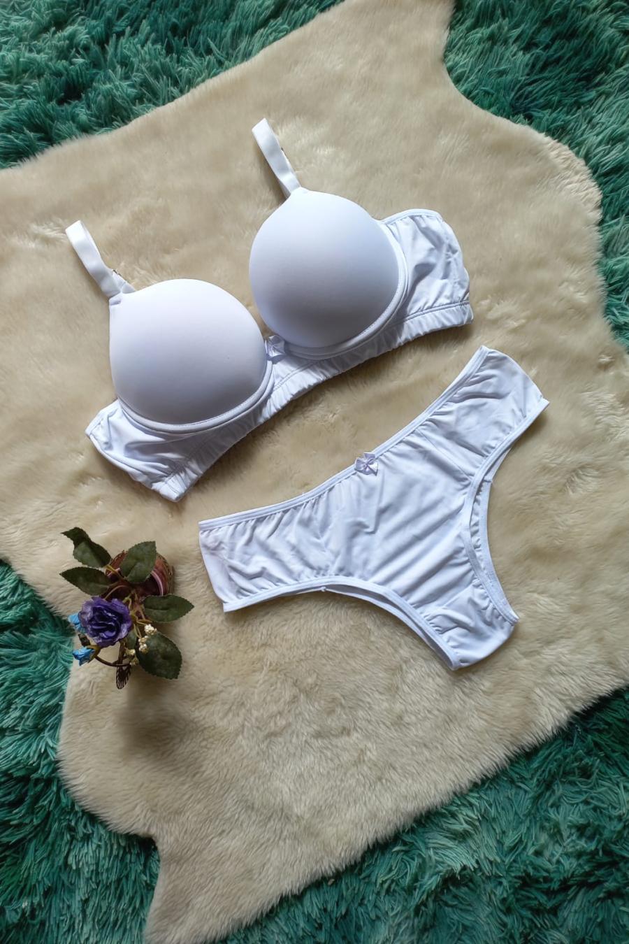 CONJUNTO BASICO COM BASE DE ELASTICO E CALCINHA TANGA- BRANCO